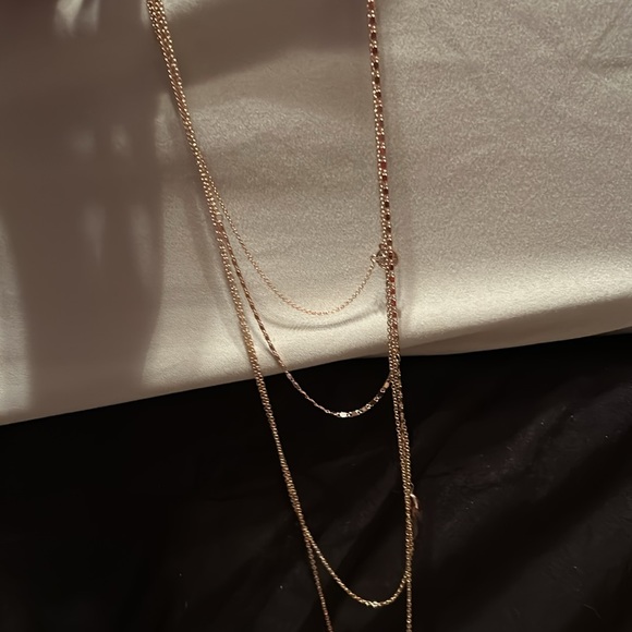 Layered Rose Gold Necklace 💗 - Picture 4 of 7